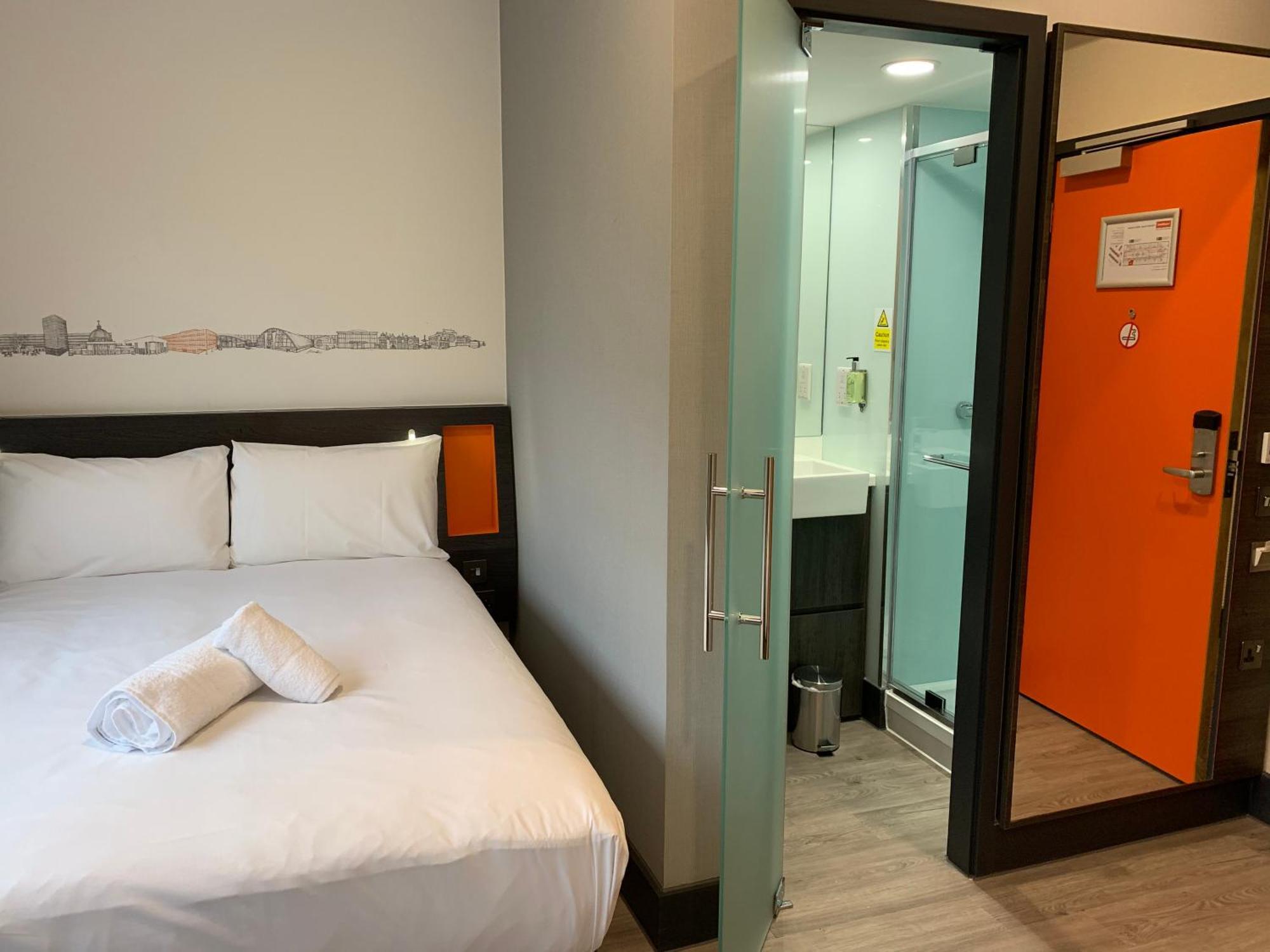 Easyhotel Milton Keynes Exterior foto