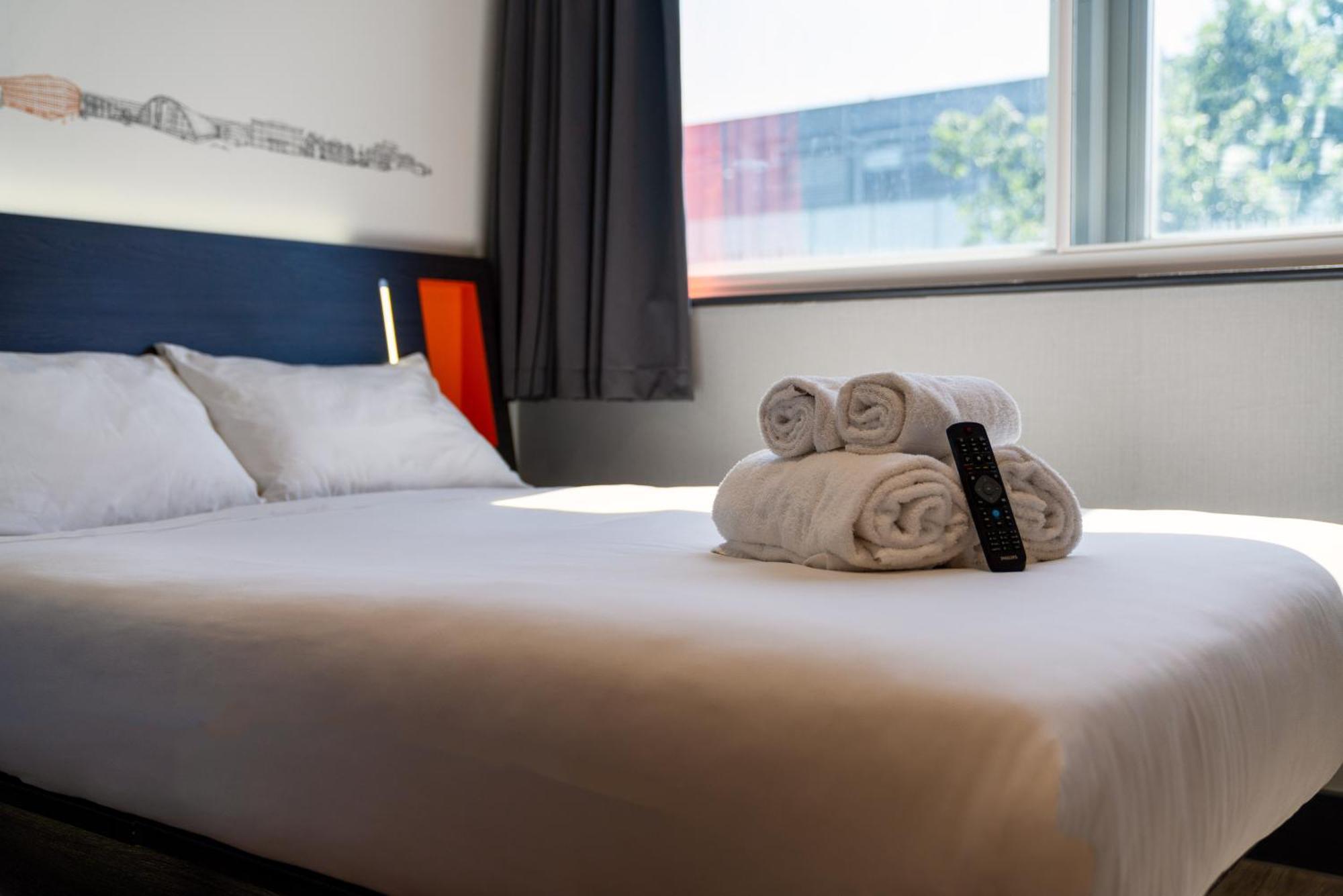 Easyhotel Milton Keynes Quarto foto